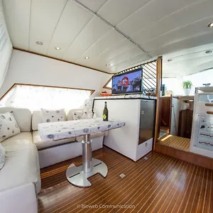 Minicrociereinbarca Botel Palermo