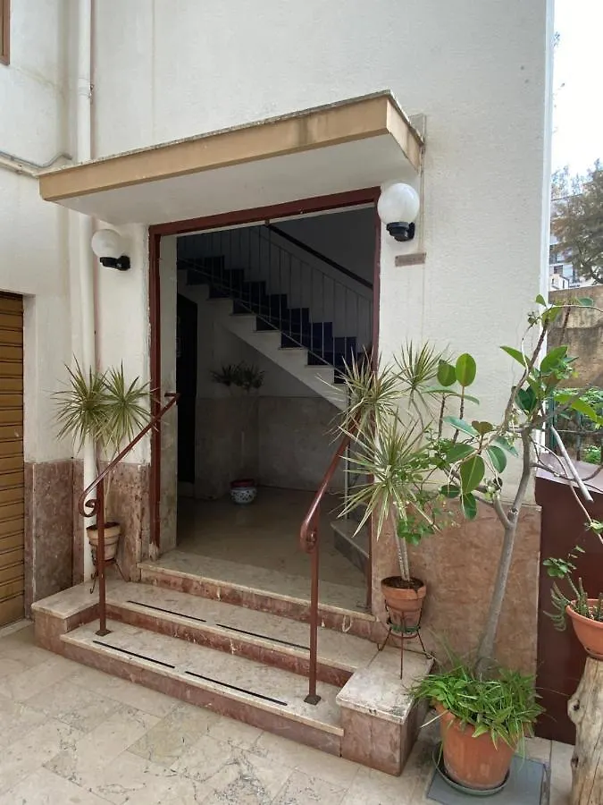Palermo City Room 0*,